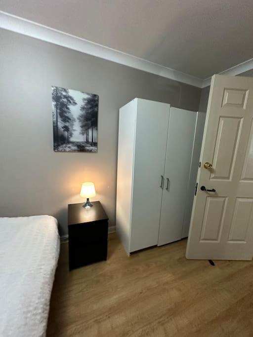 A 2 Standard Bedrooms Flat London Exterior foto