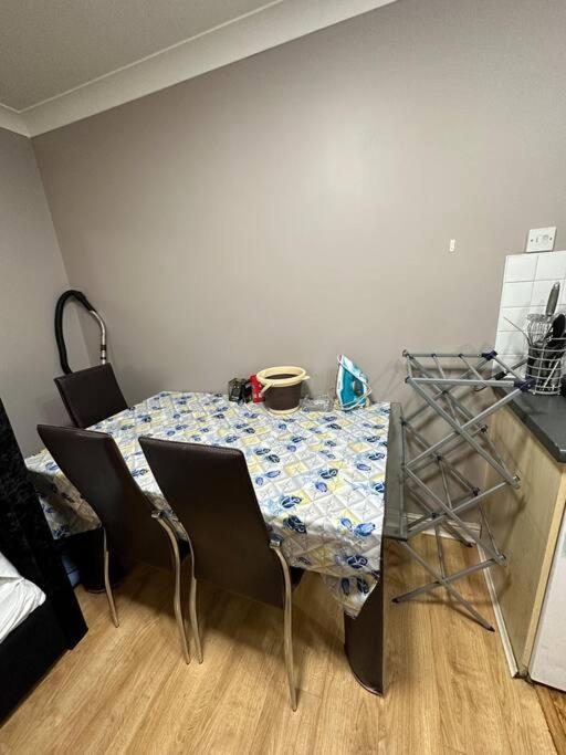 A 2 Standard Bedrooms Flat London Exterior foto