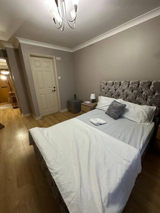 A 2 Standard Bedrooms Flat London Exterior foto