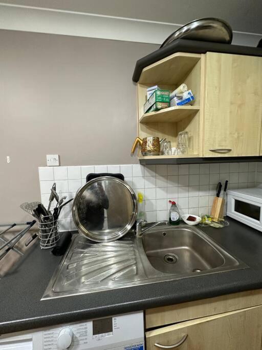 A 2 Standard Bedrooms Flat London Exterior foto